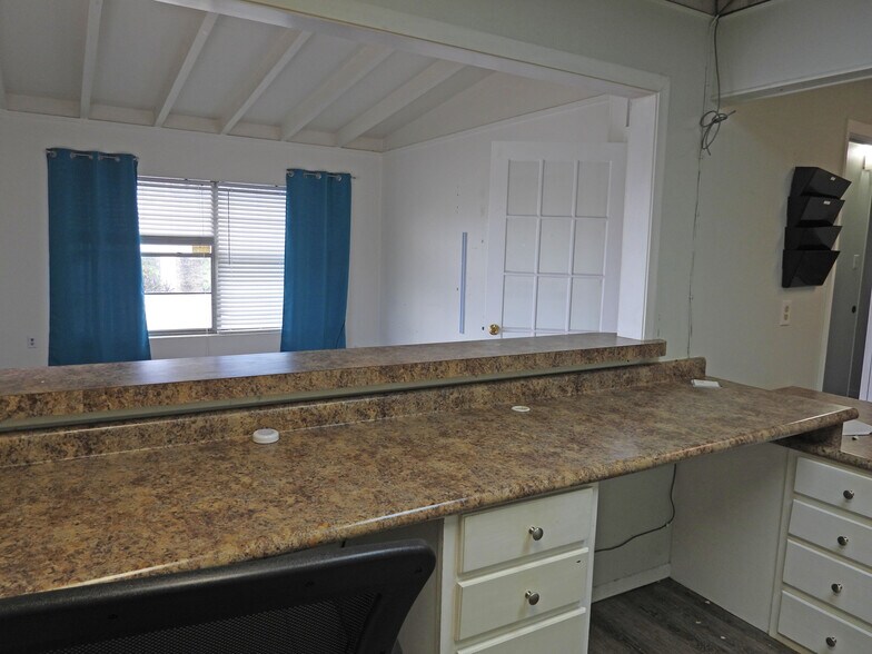 More Photos Of 2261 Sarno Rd, Melbourne Office For Lease