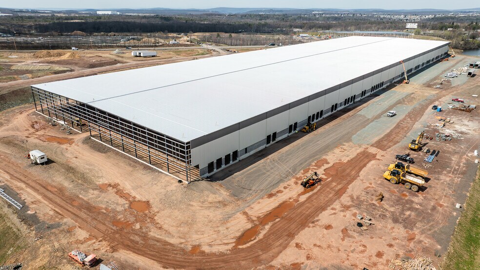 More Photos Of 125 Crossroads Blvd S, Hazleton Distribution For Lease