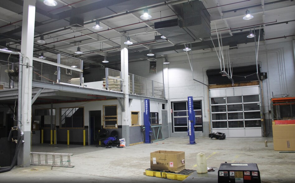 More Photos Of 33-20 55th St, Woodside Service For Lease