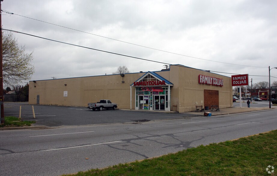 Primary Photo Of 1725 Dundalk Ave, Baltimore Convenience Store For Sale