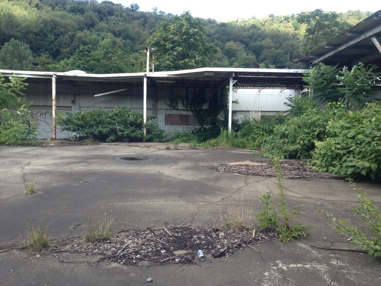 More Photos Of 101 Maple Ave, Johnstown Service For Sale