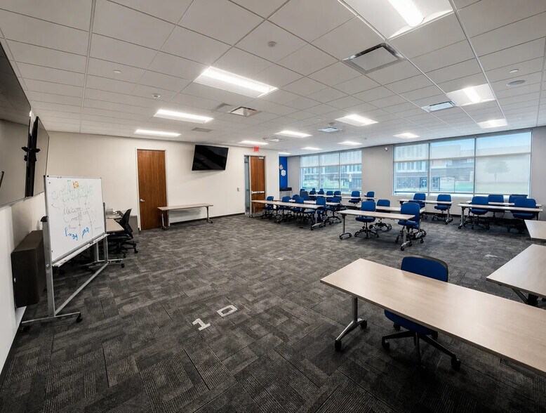 More Photos Of 8454 Parkwood Blvd, Plano Office For Lease