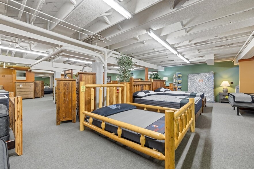 More Photos Of 816 NW 4th St, Grand Rapids General Retail For Sale