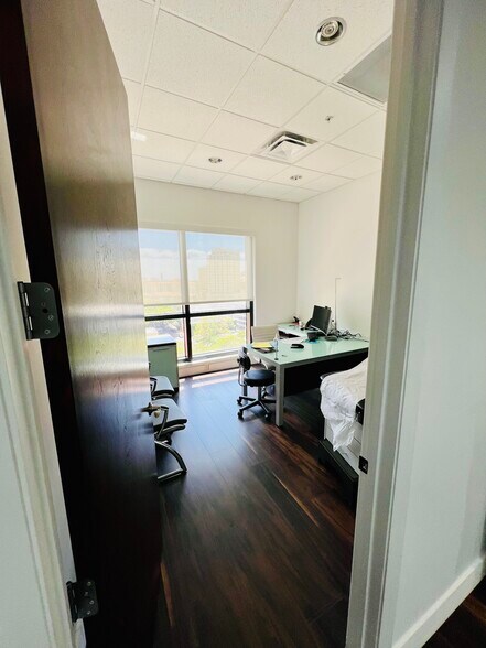 More Photos Of 2020 Ponce De Leon Blvd, Coral Gables Office For Sale