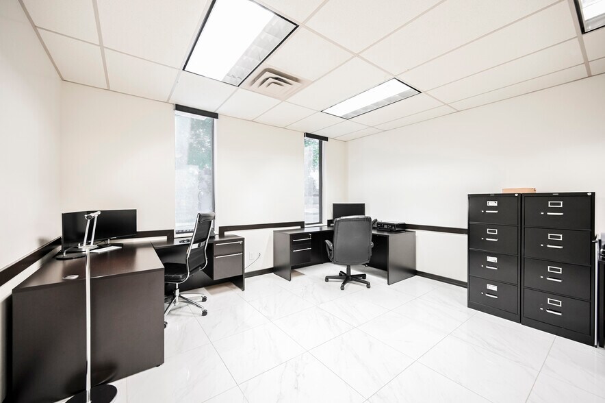 More Photos Of 630 S 3rd St, Las Vegas Office For Sale