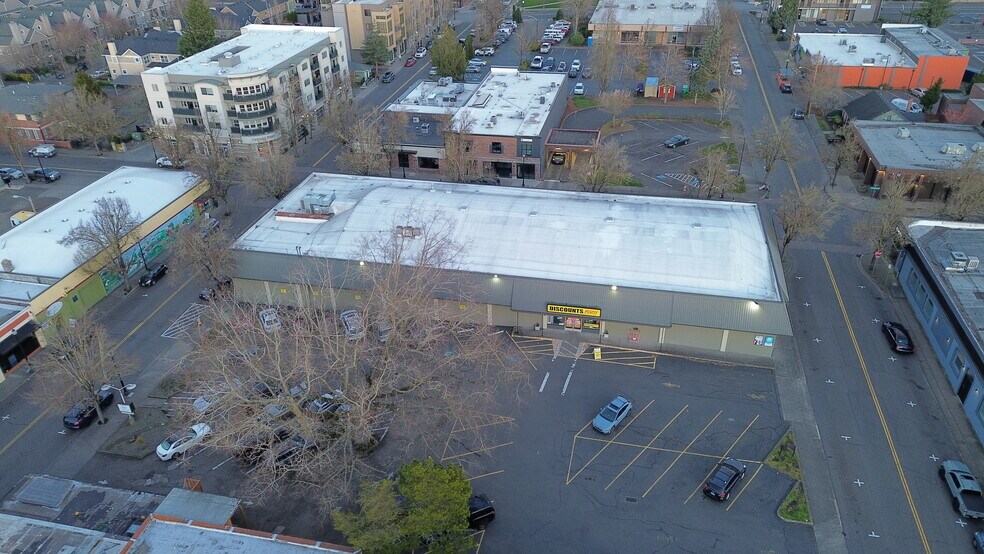 More Photos Of 211 NE Roberts Ave, Gresham Freestanding For Sale