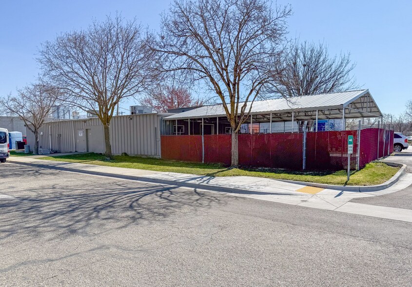 Primary Photo Of 700 S 17th St, Boise Flex For Lease
