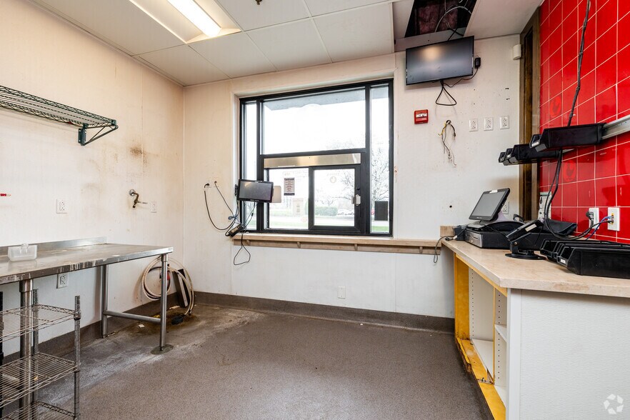 More Photos Of 12195 S Strang Line Rd, Olathe Fast Food For Lease