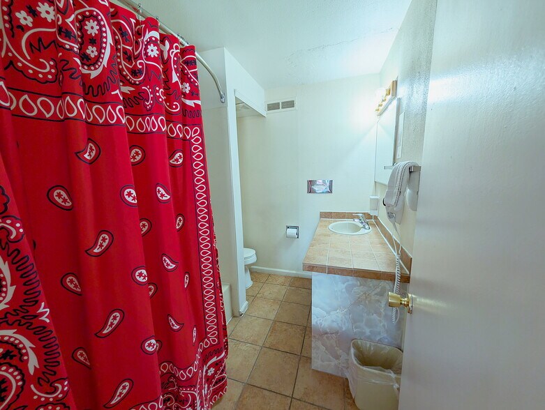 More Photos Of 166 S 400 E, Moab Hotel For Sale
