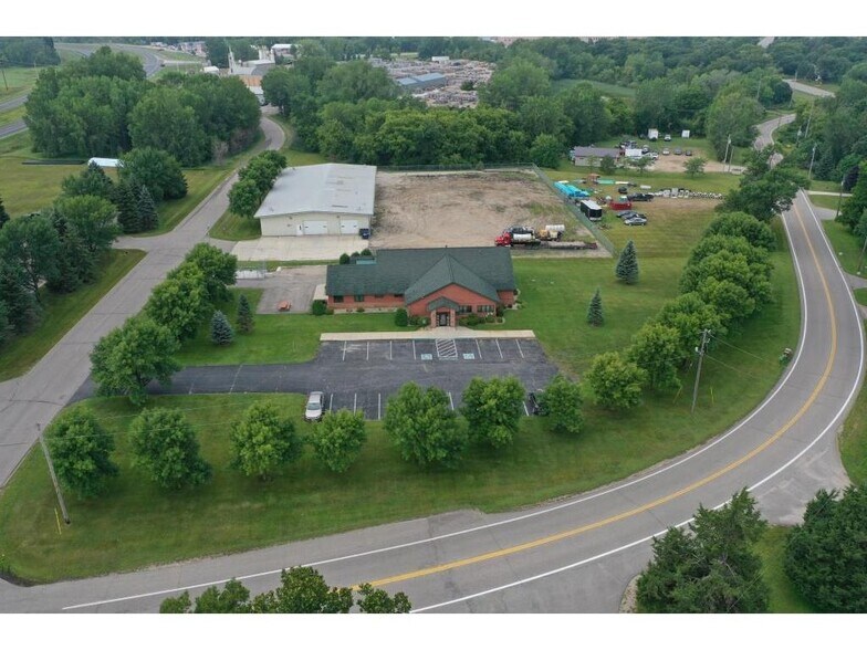 More Photos Of 7900 Chapin Dr NE, New London Medical For Sale