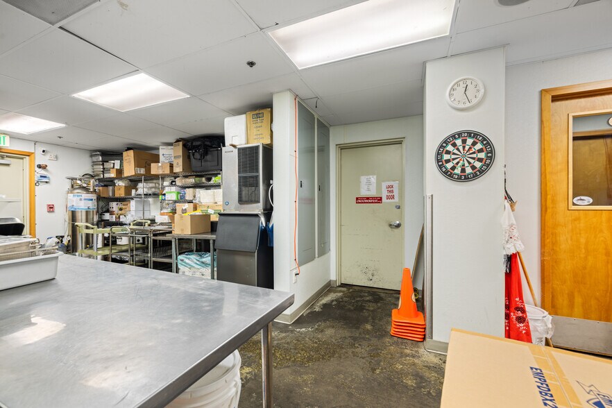 More Photos Of 190 E Charles St, Mount Angel Storefront Retail Office For Sale