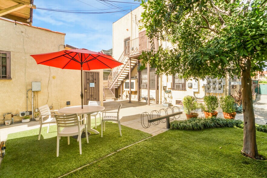 More Photos Of 716 W 30th St, Los Angeles Apartments For Sale