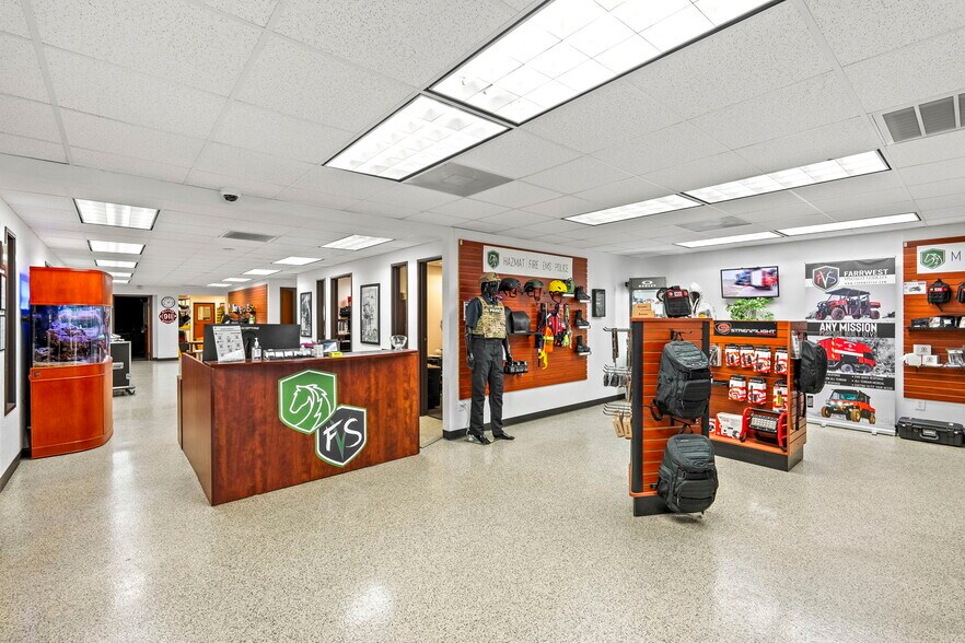 More Photos Of 108 Commercial Pl, Schertz Warehouse For Sale
