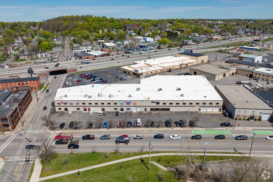 More Photos Of 1401 Erie Blvd, Syracuse Showroom For Sale