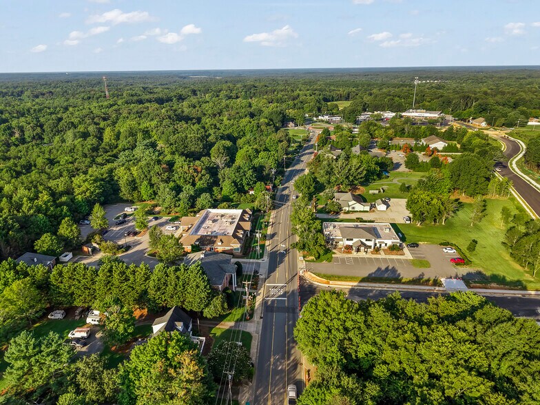 More Photos Of 6614 Shallowford Rd, Lewisville Medical For Lease