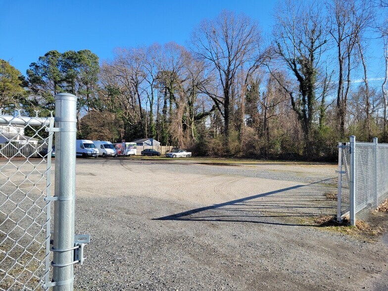 More Photos Of 12484c Warwick Blvd, Newport News Office For Lease