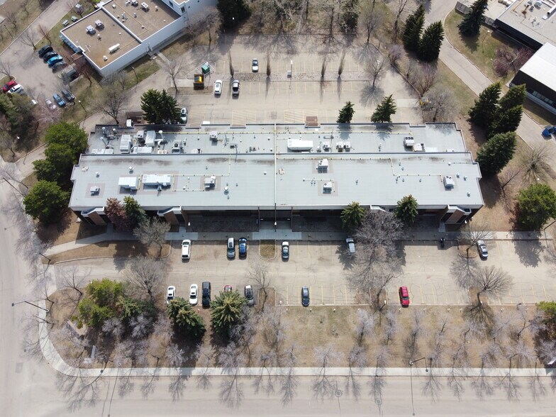 More Photos Of 9403 20 Av NW, Edmonton Office For Sale