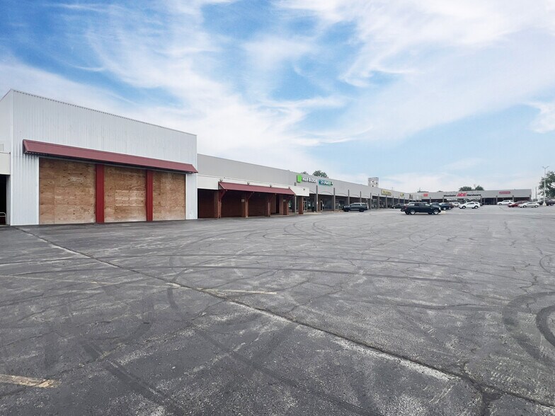 More Photos Of 500 W Jackson St, Mexico Land For Lease