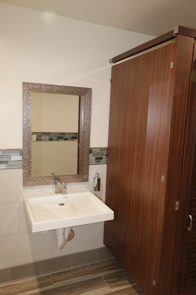 More Photos Of 2430 Amsler St, Torrance Office For Lease