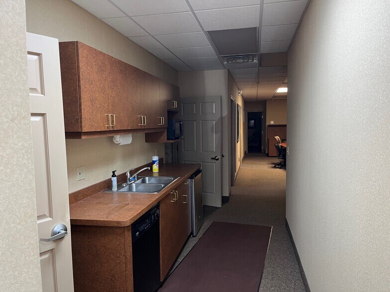 More Photos Of 503 Abbe Rd S, Elyria Office For Sale