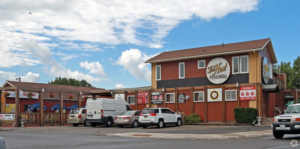 More Photos Of 106 Lakeport Rd, St Catharines Restaurant For Sale