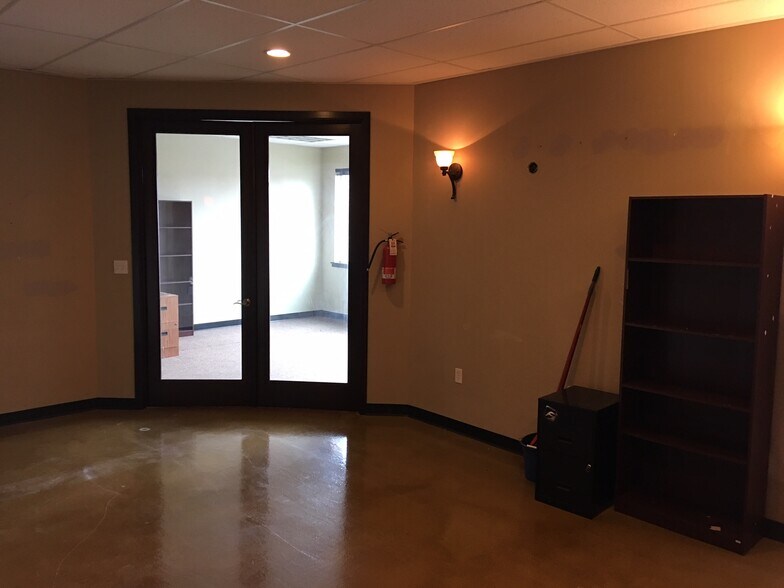 More Photos Of 3204 Smokey Point Dr, Arlington Office For Lease