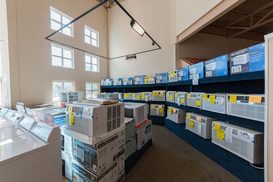 More Photos Of 13340 Leopard St, Corpus Christi Storefront For Sale