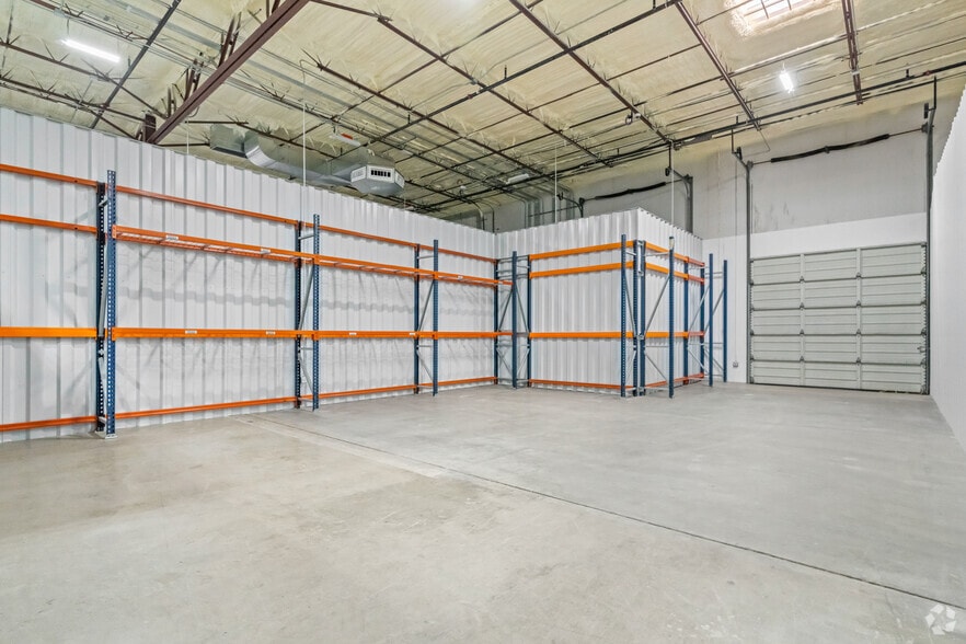 More Photos Of 10795 Hammerly Blvd, Houston Warehouse For Lease
