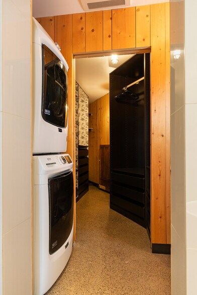 More Photos Of 4020 6th Ave NW, Seattle Warehouse For Sale