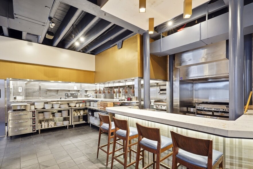 More Photos Of 534 Saint Louis St, New Orleans Restaurant For Lease