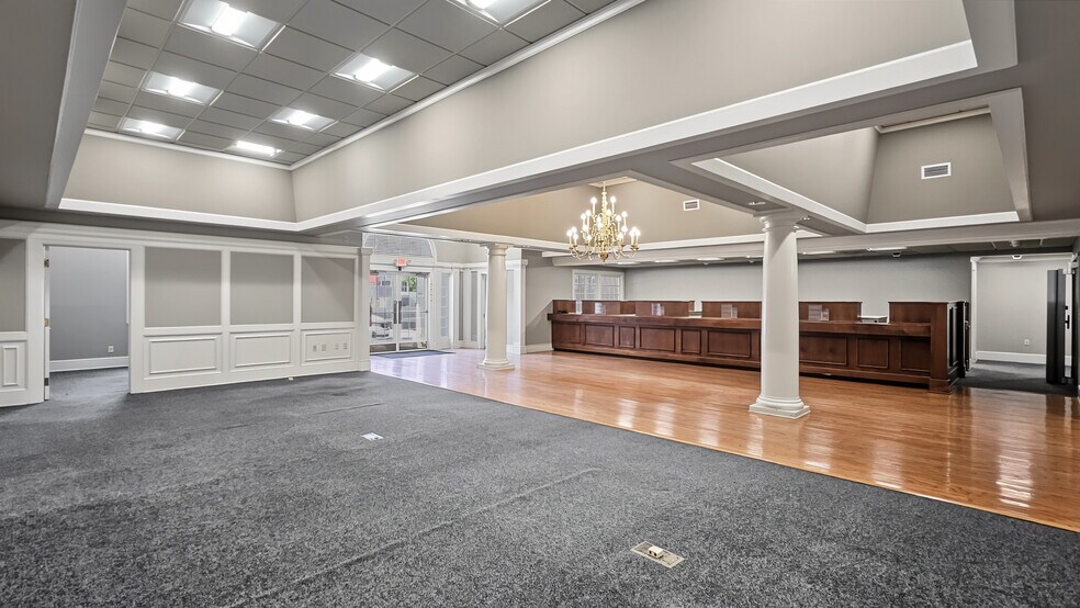 More Photos Of 112 N Jefferson St, Athens Bank For Lease