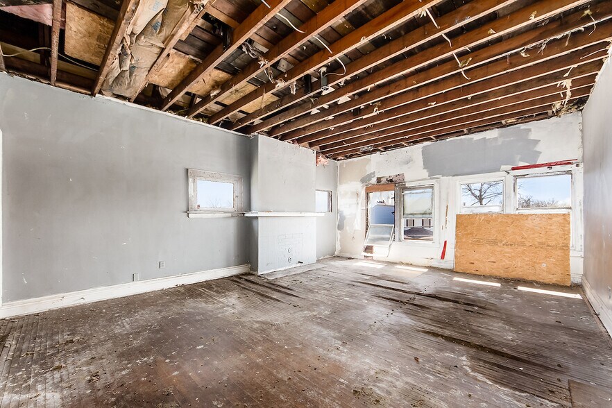 More Photos Of 1068-1072 E Livingston Ave, Columbus Storefront Retail Residential For Sale
