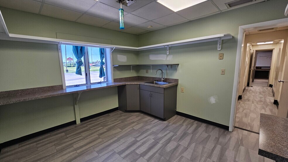 More Photos Of 1340 Lincoln Way E, Chambersburg Office For Lease