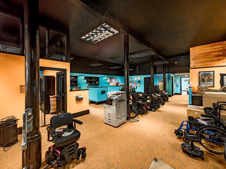 More Photos Of 105-111 W Central, Valdosta Storefront Retail Office For Sale