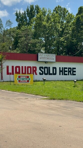 Primary Photo Of 19609 US-82, Carrollton Freestanding For Sale