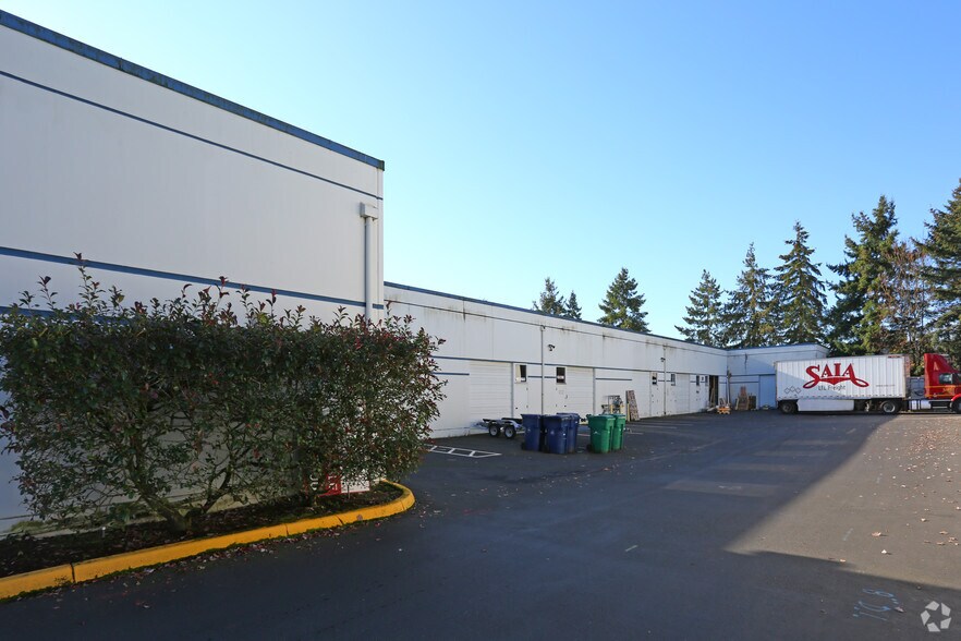 More Photos Of 15220-15224 NE 95th St, Redmond Light Distribution For Lease