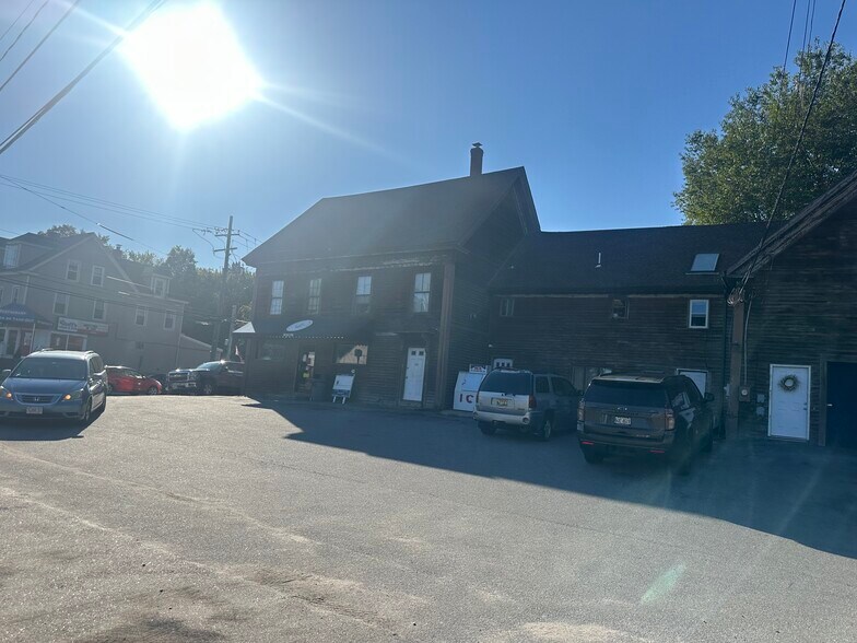 More Photos Of 2 Chadborne Rd, Sebago Lake Storefront Retail Residential For Sale