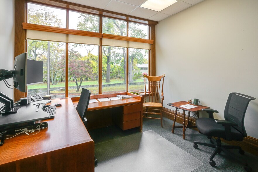 More Photos Of 4588 S Park Ave, Hamburg Office Residential For Sale
