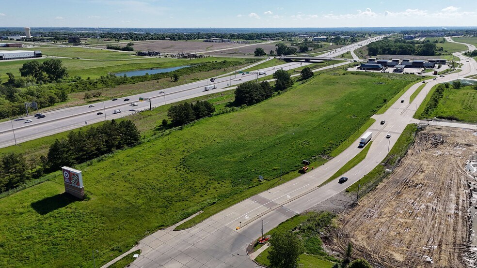 More Photos Of Plum Dr @ 100th St, Urbandale Land For Sale