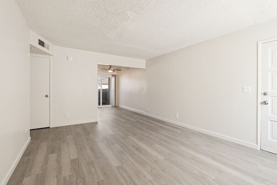 More Photos Of 3765-3785 N Millbrook Ave, Fresno Apartments For Sale