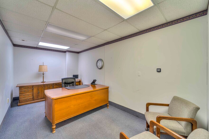 More Photos Of 145 S Jackson St, Jackson Loft Creative Space For Sale