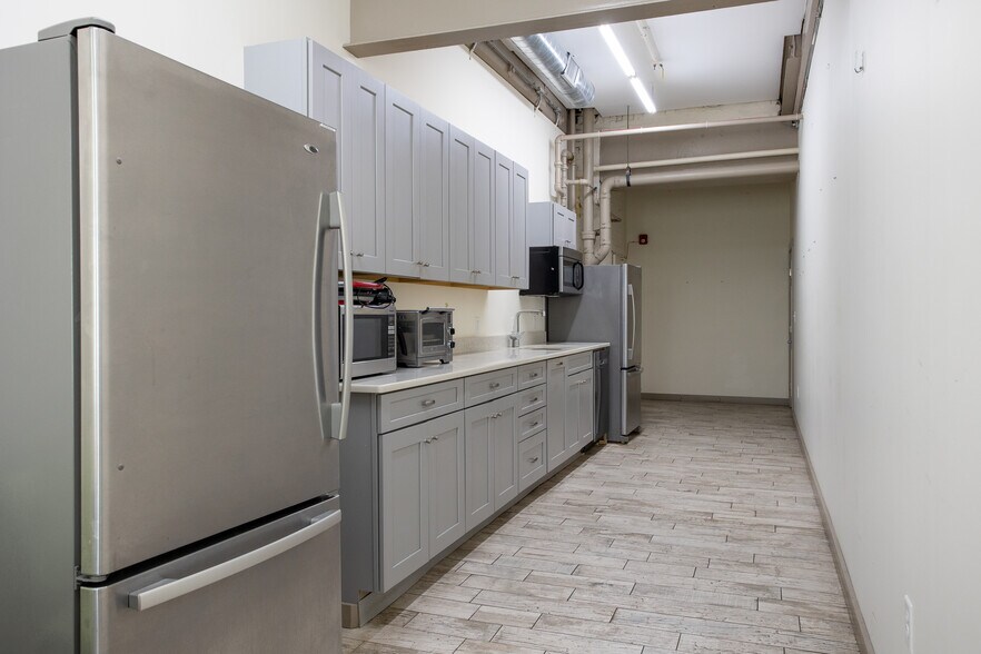 More Photos Of 125 Pecks Rd, Pittsfield Warehouse For Sale