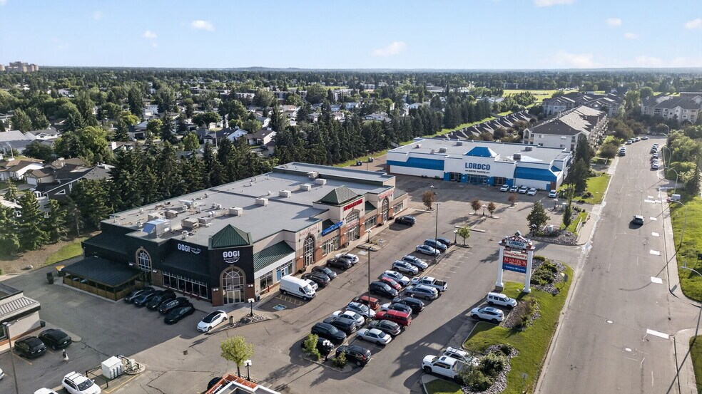 More Photos Of 4112-4120 Calgary Trl NW, Edmonton Unknown For Lease