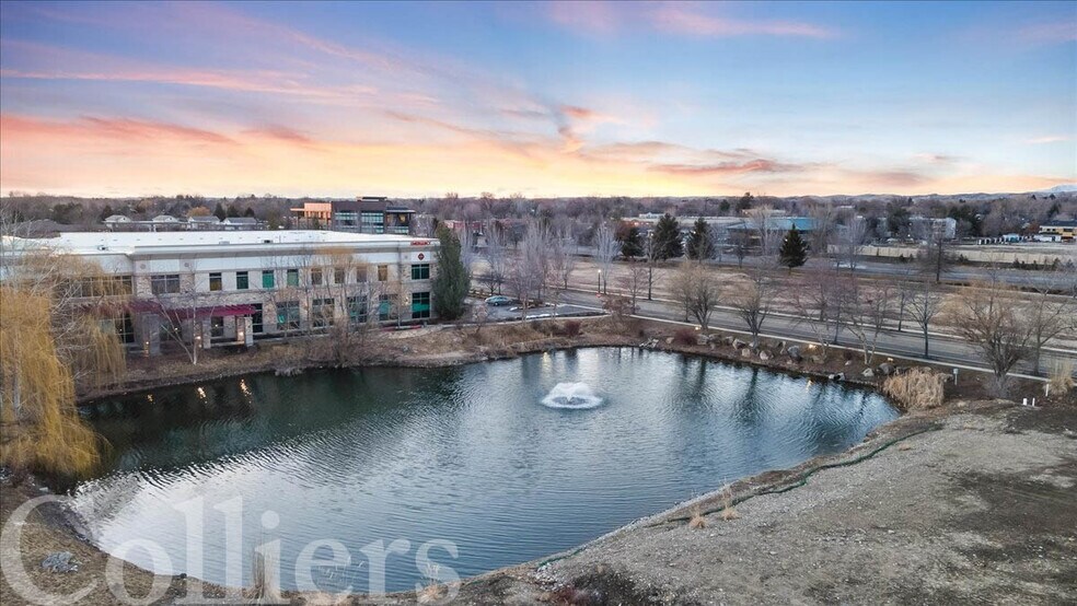 More Photos Of 441 E Riverside Dr, Eagle Restaurant For Lease