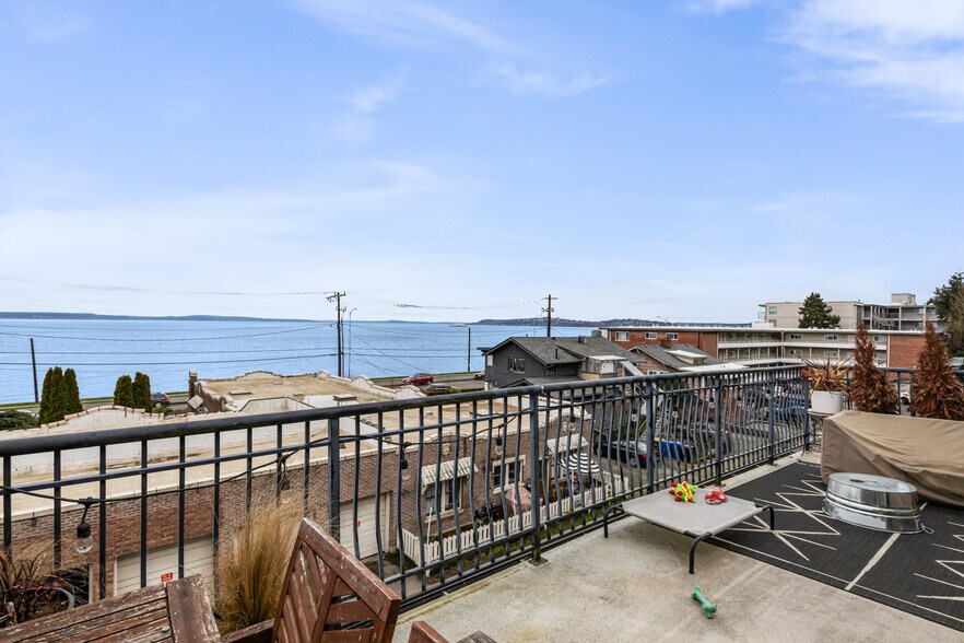 More Photos Of 2250 Bonair Pl SW, Seattle Apartments For Sale