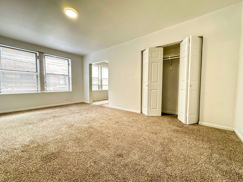 More Photos Of 808 W 76th St, Chicago Apartments For Sale