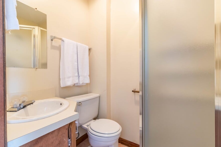 More Photos Of 400 W Victor Ave, Victor Hotel For Sale