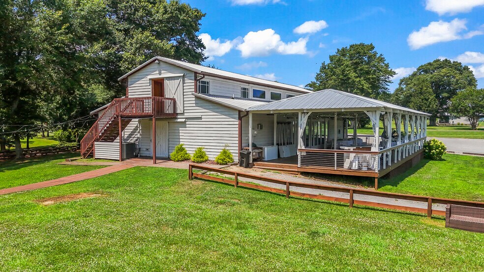 More Photos Of 74 Gore Rd, Boaz Restaurant For Sale