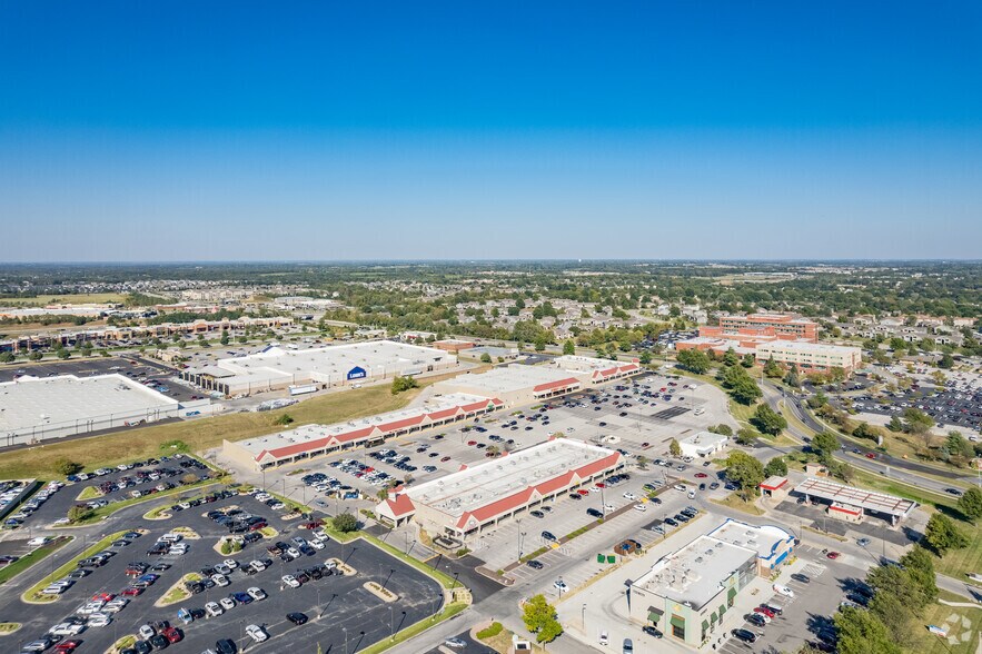 More Photos Of 6220-6332 NW Barry Rd, Kansas City General Retail For Lease