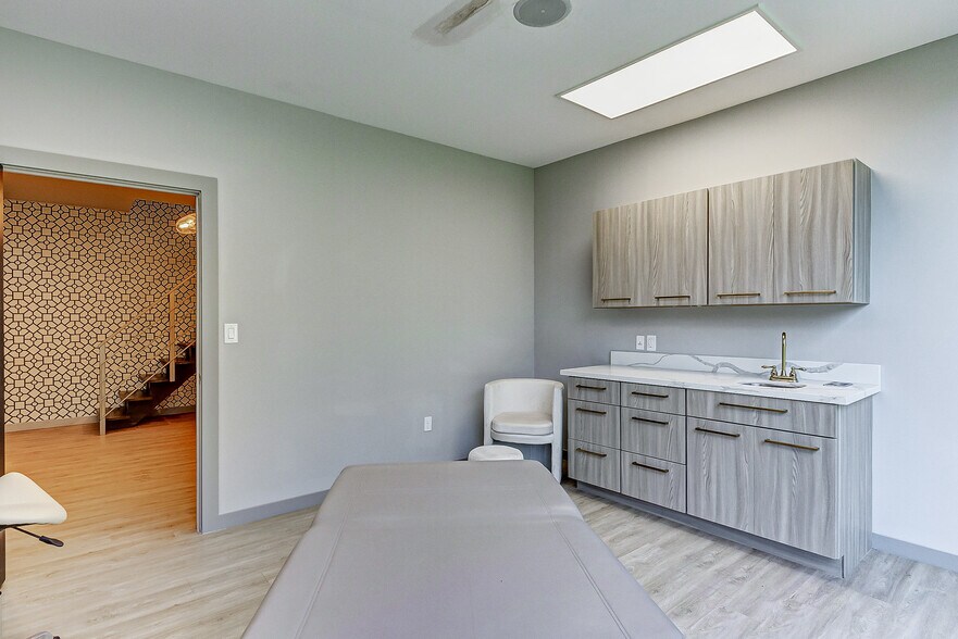 More Photos Of 2601 W Lake Houston, Kingwood Medical For Lease